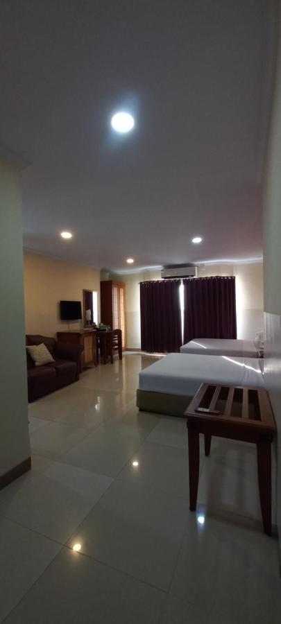 Hotel Celebes Manado Exterior foto